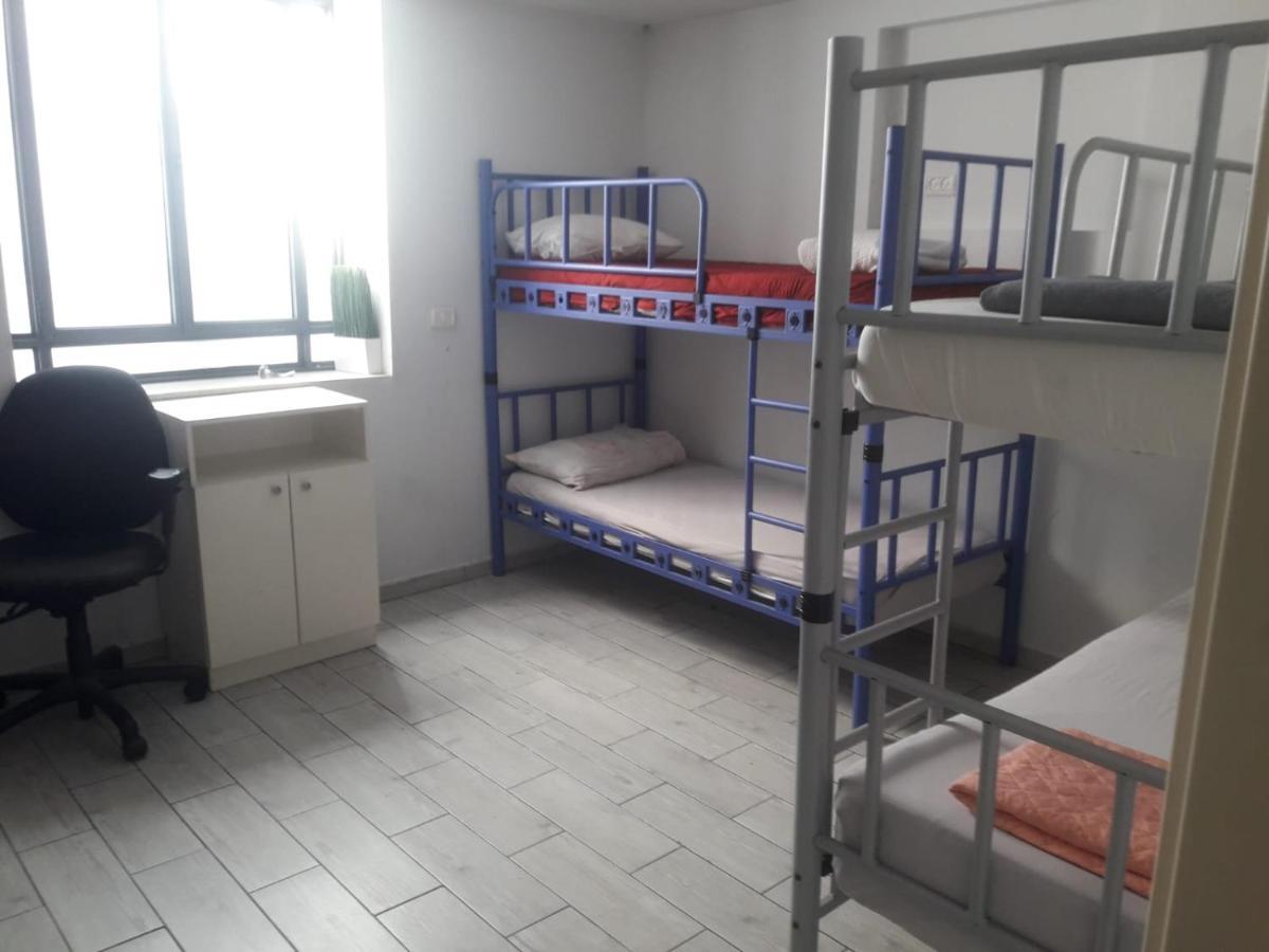 German Colony Guest House- Private And Dorm Rooms Хайфа Екстер'єр фото
