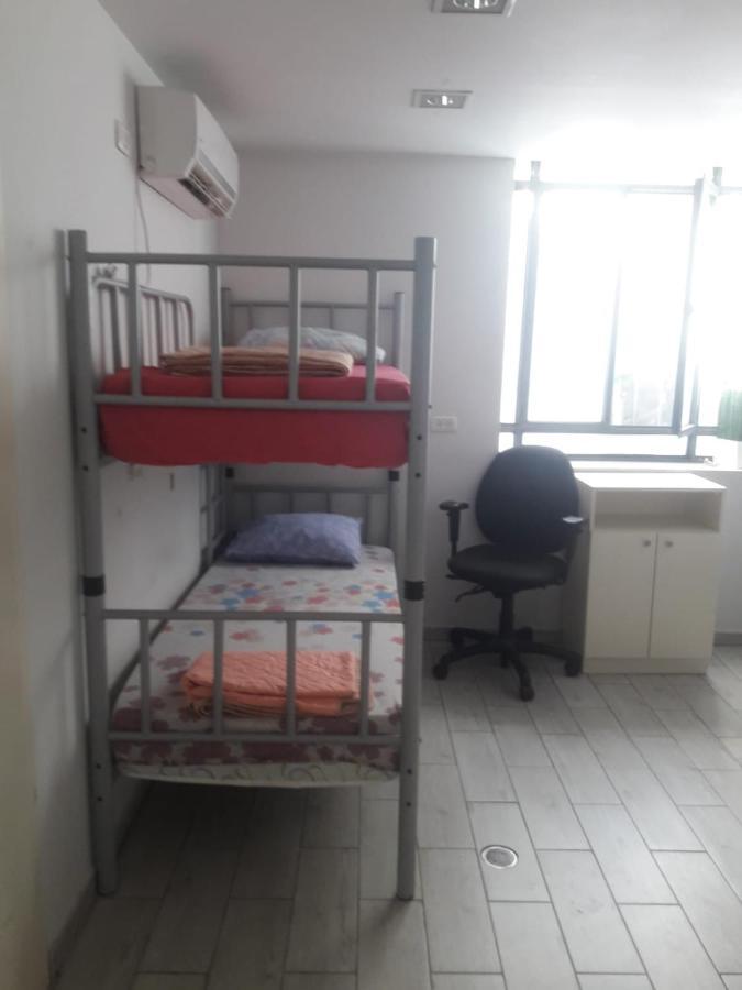 German Colony Guest House- Private And Dorm Rooms Хайфа Екстер'єр фото
